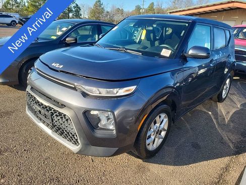Used 2022 Kia Soul LX w/ Technology Package image 1