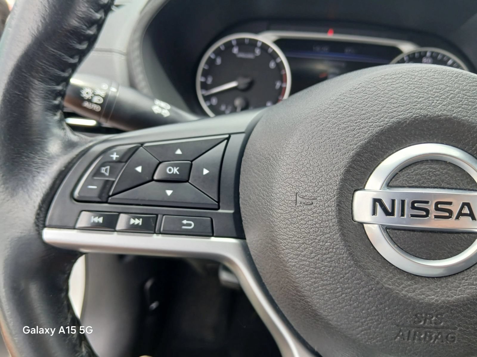 Used 2021 Nissan Sentra SV FWD image 29