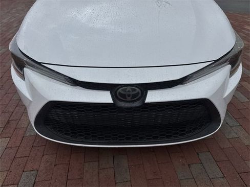 Used 2020 Toyota Corolla LE image 22