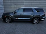 Used 2023 Hyundai Palisade Calligraphy image 2