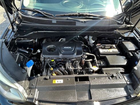 Used 2020 Nissan Versa SV FWD image 13