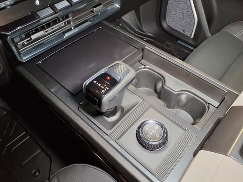 Used 2026 GMC Hummer EV SUV image 19