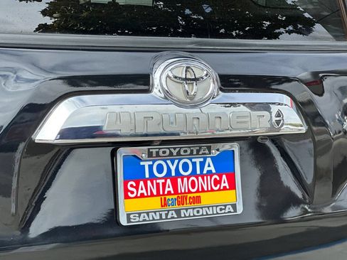 Used 2016 Toyota 4Runner Limited AWD/4WD image 27