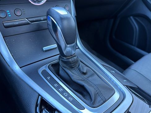 Used 2018 Ford Edge Titanium w/ Equipment Group 302A AWD/4WD image 21