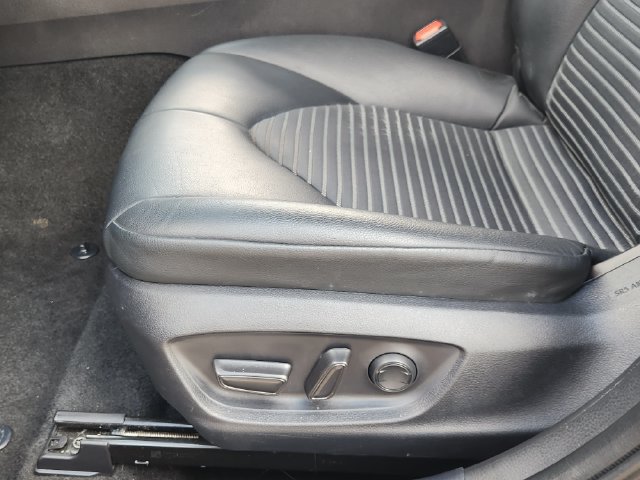 Used 2023 Toyota Camry SE FWD image 18