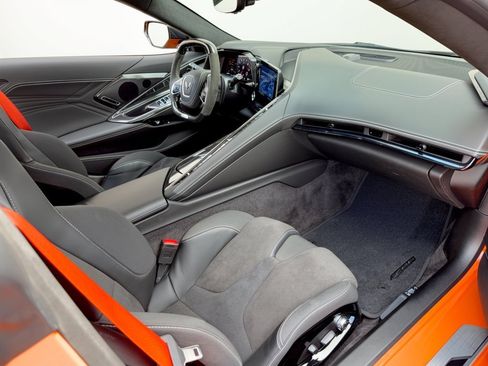 Used 2023 Chevrolet Corvette Z06 w/ Z07 Performance Package RWD image 30