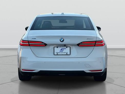 Used 2026 BMW 530i xDrive AWD/4WD image 8