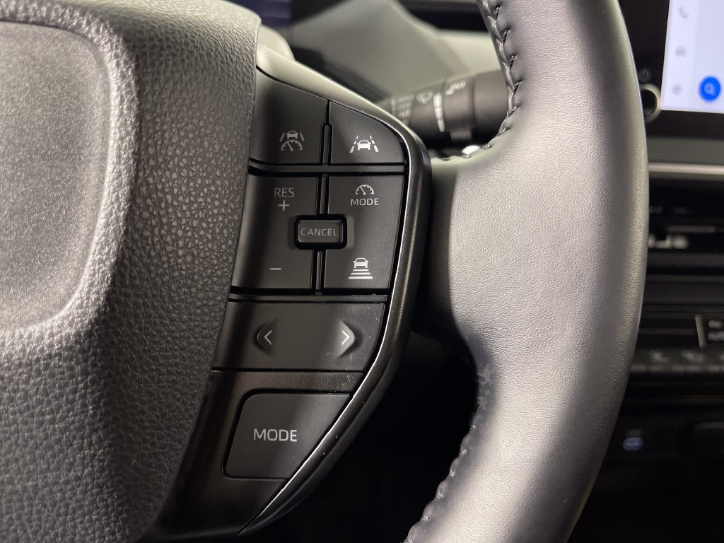 Certified 2024 Toyota Prius LE FWD image 27