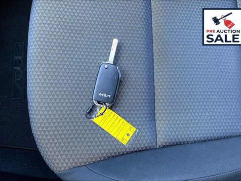Used 2024 Kia Soul LX w/ Option Group 015 FWD image 10