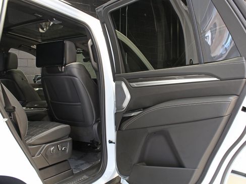 Used 2026 Cadillac Escalade V AWD/4WD image 50