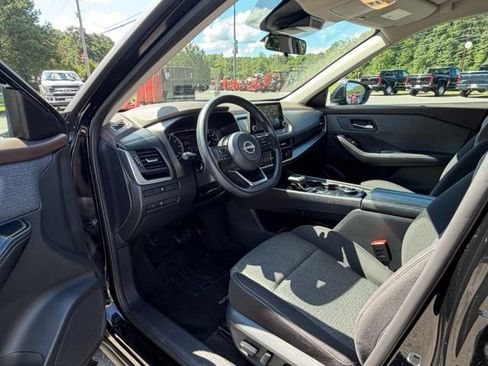 Used 2023 Nissan Rogue SV AWD/4WD image 8