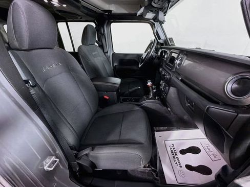 Used 2021 Jeep Wrangler Unlimited Sahara AWD/4WD image 27