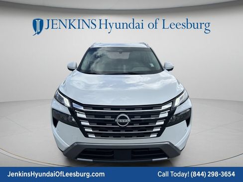 Used 2024 Nissan Rogue SL FWD image 12