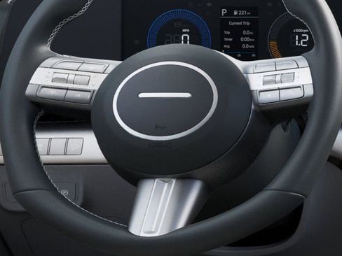 Used 2025 Hyundai Kona SEL image 17