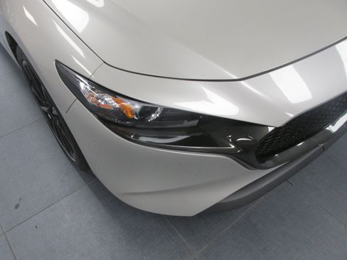 Used 2024 MAZDA MAZDA3 s FWD image 9