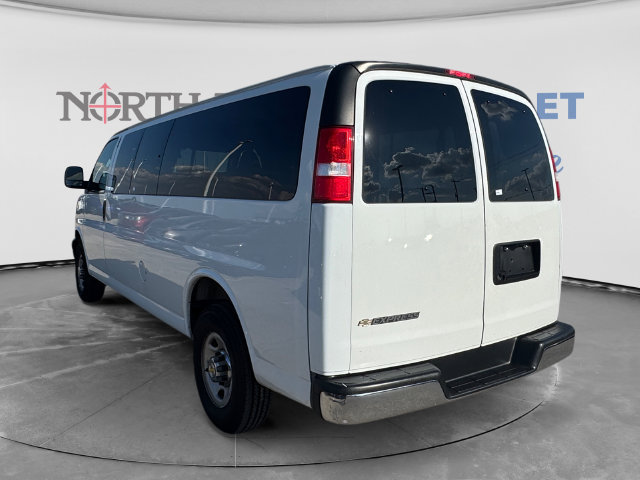 Used 2025 Chevrolet Express 3500 LT w/ LT Preferred Equipment Group RWD image 5
