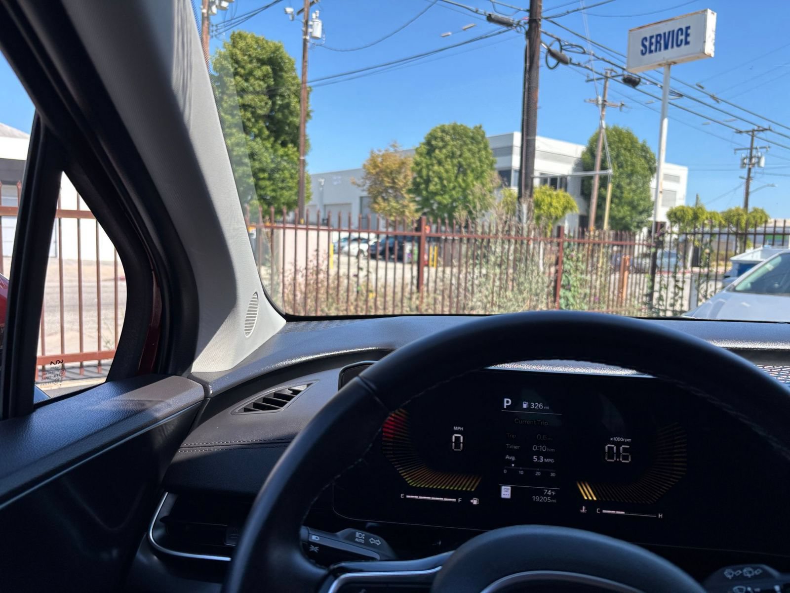 Used 2026 Kia Carnival FWD image 35