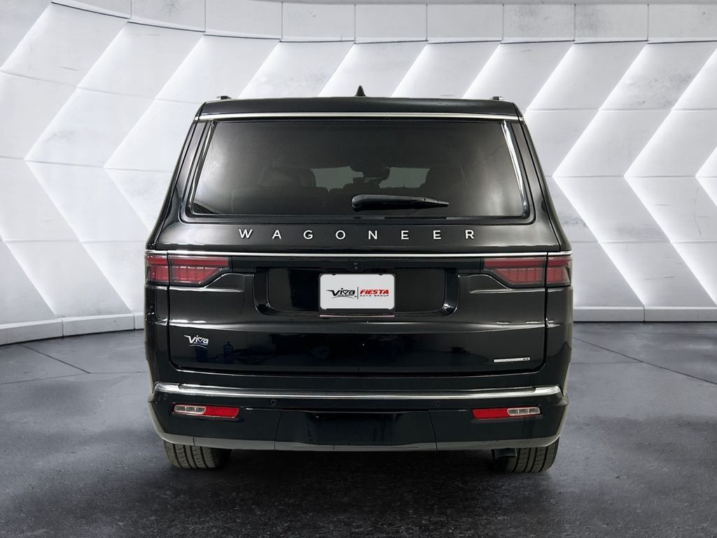 Used 2024 Jeep Wagoneer Series II w/ Flexible Seating Group RWD image 5