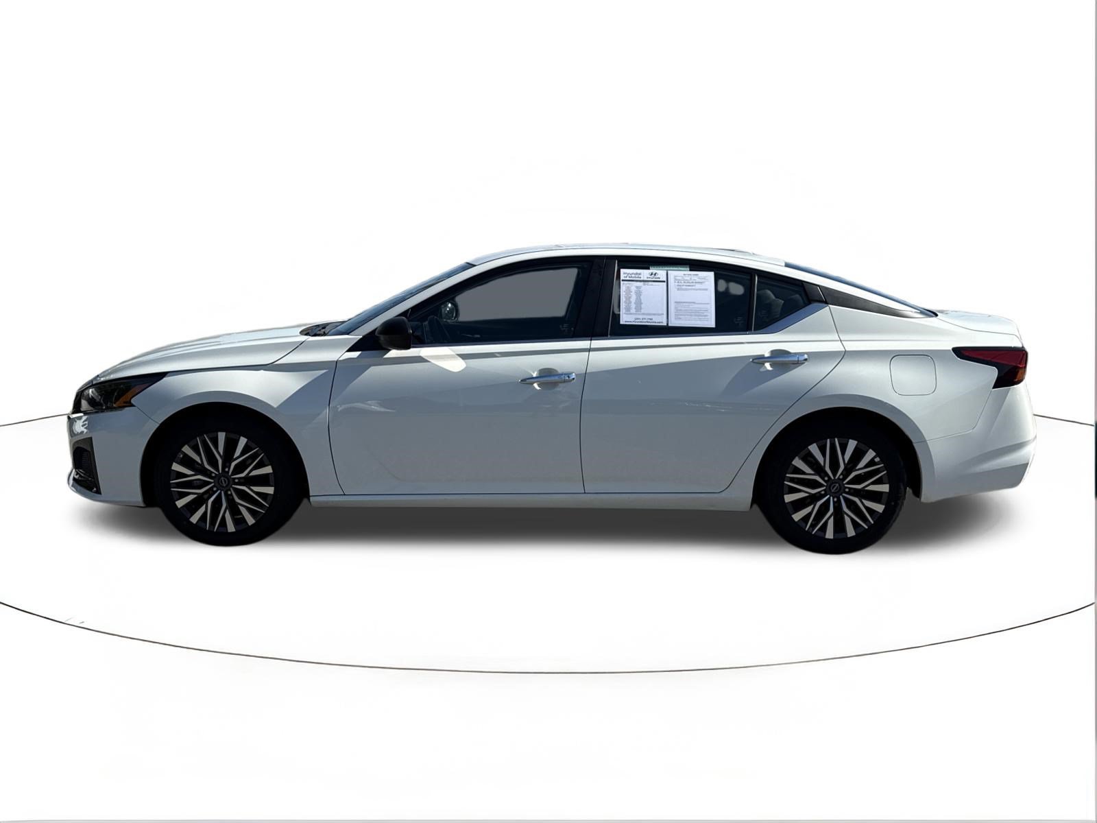 Used 2025 Nissan Altima 2.5 SV FWD image 6