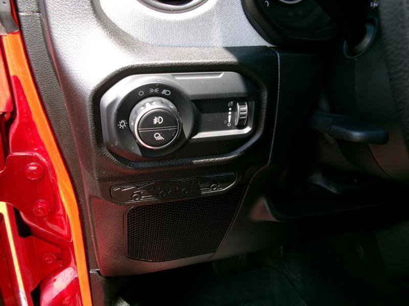 Used 2025 Jeep Gladiator Sport AWD/4WD image 15