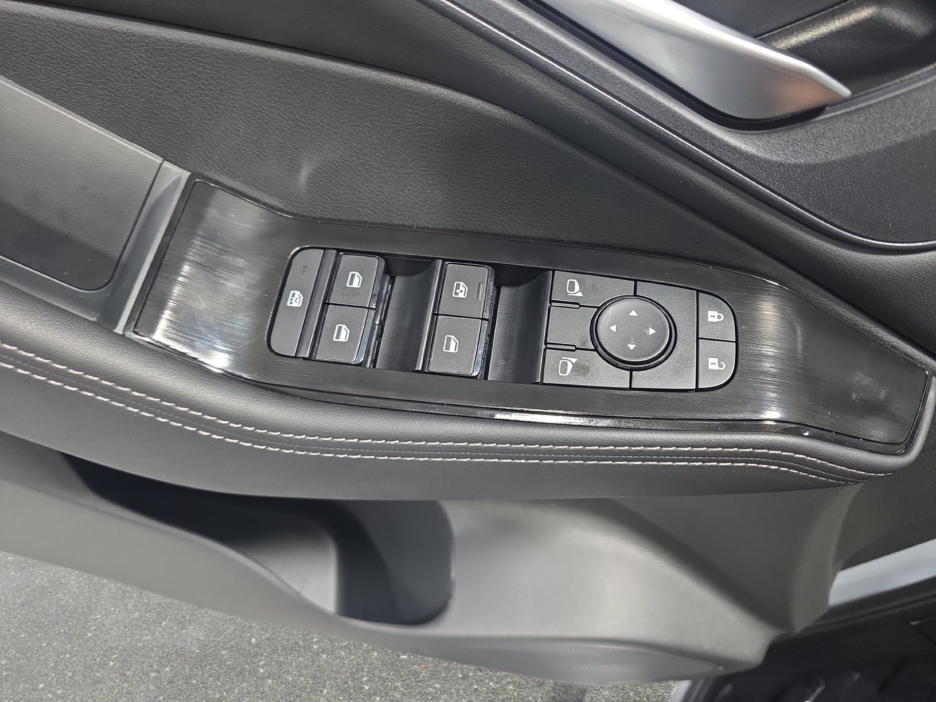 New 2026 Nissan Rogue SV AWD/4WD image 27
