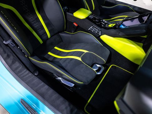 Used 2024 Lamborghini Huracan Tecnica RWD image 30