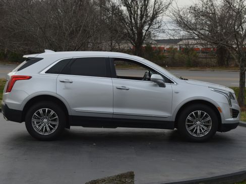 Used 2017 Cadillac XT5 Luxury w/ Driver Awareness Package image 12