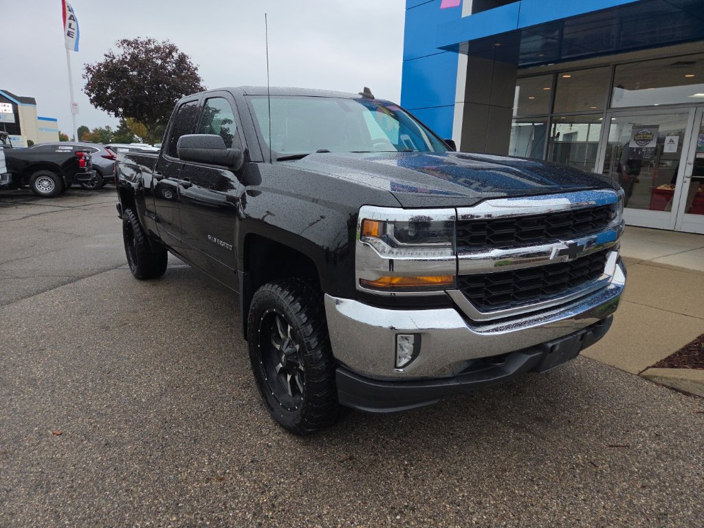 Used 2017 Chevrolet Silverado 1500 LT w/ All Star Edition AWD/4WD image 1