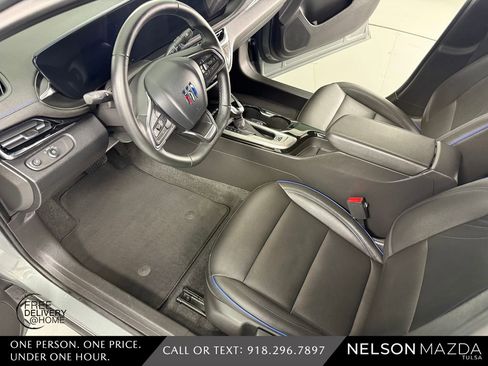 Used 2025 Buick Envista Sport Touring w/ Convenience II Package FWD image 20
