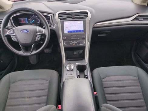Used 2020 Ford Fusion SE image 27