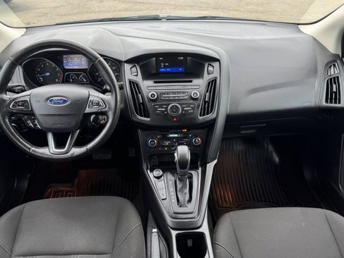 Used 2017 Ford Focus SE FWD image 26