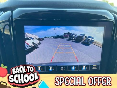 Used 2021 Chevrolet Traverse Premier FWD image 19