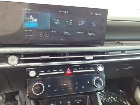 Used 2025 Hyundai Santa Cruz SEL FWD image 9