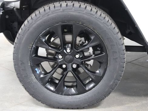 Used 2023 Jeep Wrangler Unlimited Sahara w/ Cold Weather Group AWD/4WD image 19