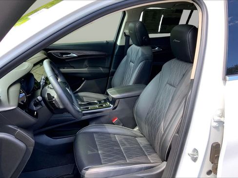 Used 2022 Buick Envision Avenir w/ Premium Seat Package AWD/4WD image 9