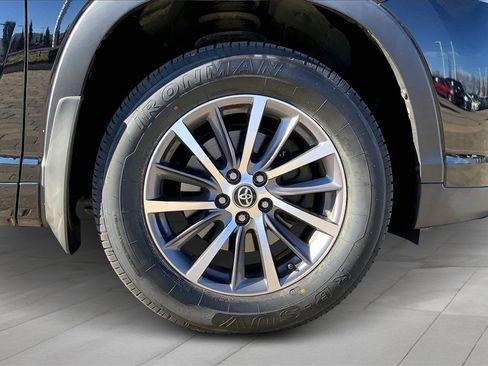 Used 2017 Toyota Highlander XLE image 34