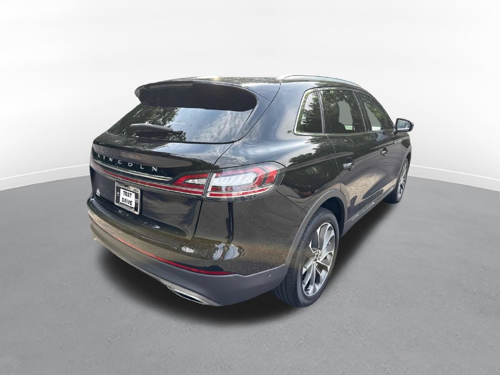 Used 2023 Lincoln Nautilus Reserve w/ Equipment Group 201A AWD/4WD image 6