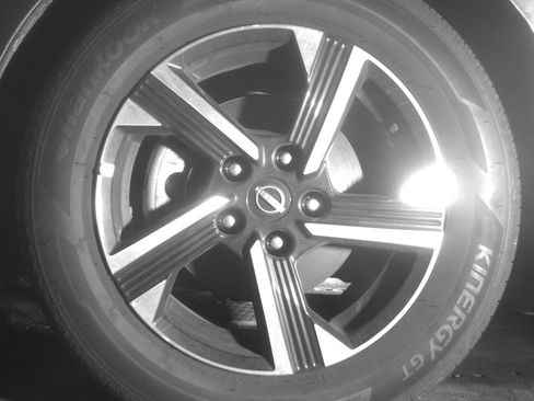 Used 2025 Nissan Sentra SV image 12