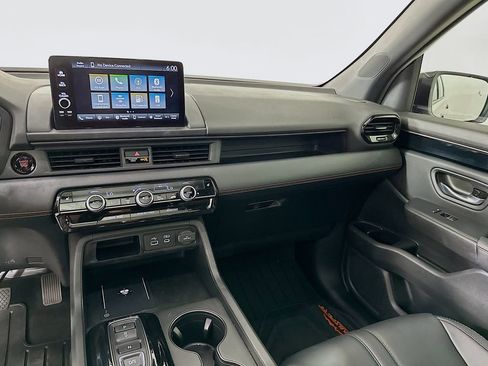 Certified 2025 Honda Pilot TrailSport image 20