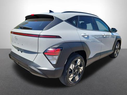 Used 2024 Hyundai Kona SEL FWD image 5