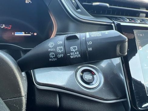 Used 2023 Jeep Grand Cherokee Altitude AWD/4WD image 22