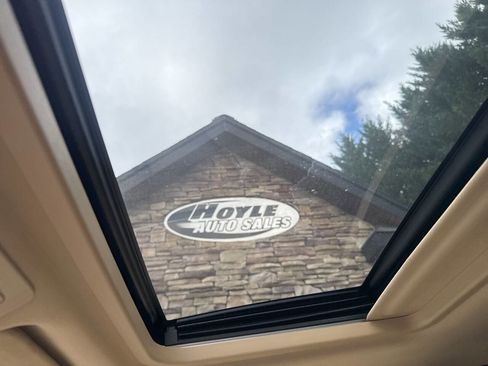 Used 2009 Cadillac Escalade AWD image 26