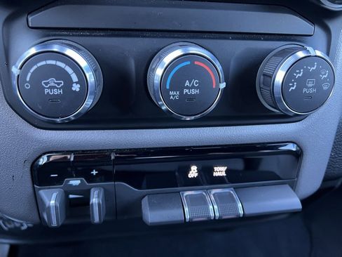 Used 2024 RAM 2500 Big Horn w/ Bed Utility Group image 39