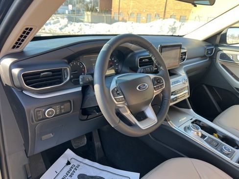 Certified 2023 Ford Explorer XLT w/ Equipment Group 202A image 7