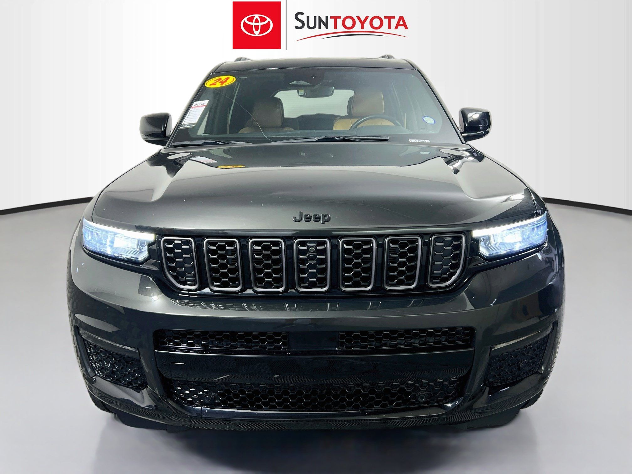 Used 2024 Jeep Grand Cherokee L Summit w/ High Altitude Package AWD/4WD image 10