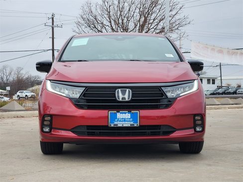 Certified 2023 Honda Odyssey Sport image 2
