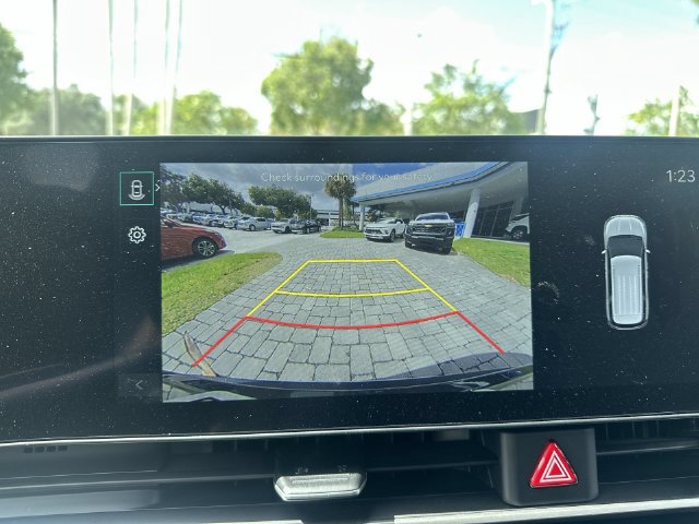 Used 2026 Kia Carnival FWD image 24