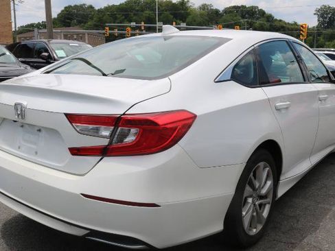 Used 2018 Honda Accord LX image 7