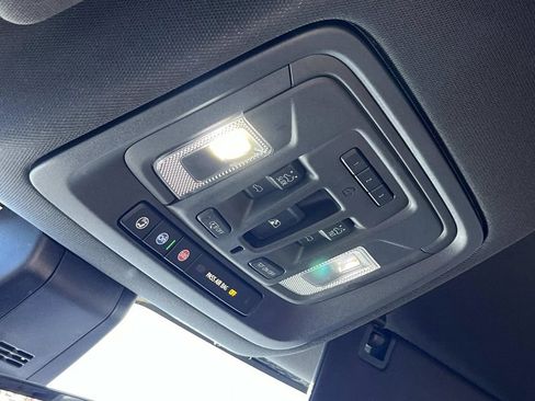 Used 2020 Chevrolet Silverado 3500 High Country image 34