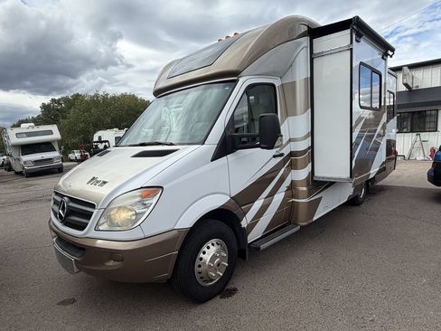 Used 2013 Mercedes-Benz Sprinter 3500 image 10